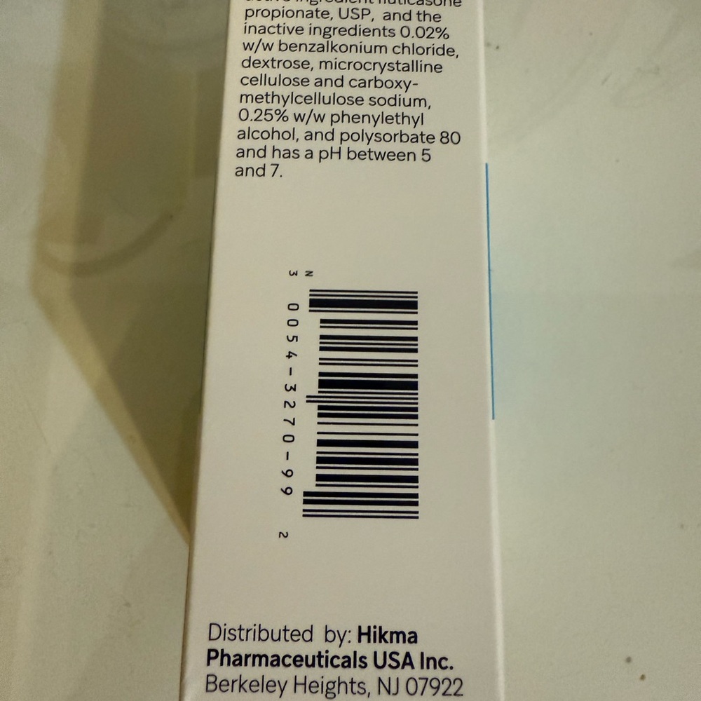 Fluticasone Propionate Nasal Spray - White and Blue - Picture 2 of 3